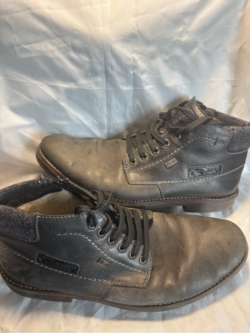 Rieker Men's Antistress Leather Chukka Boots size 10 men’s